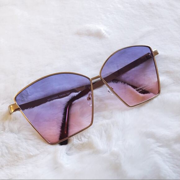 Aubrey Purple Gradient Oversized Sunglasses - Picture 4 of 8